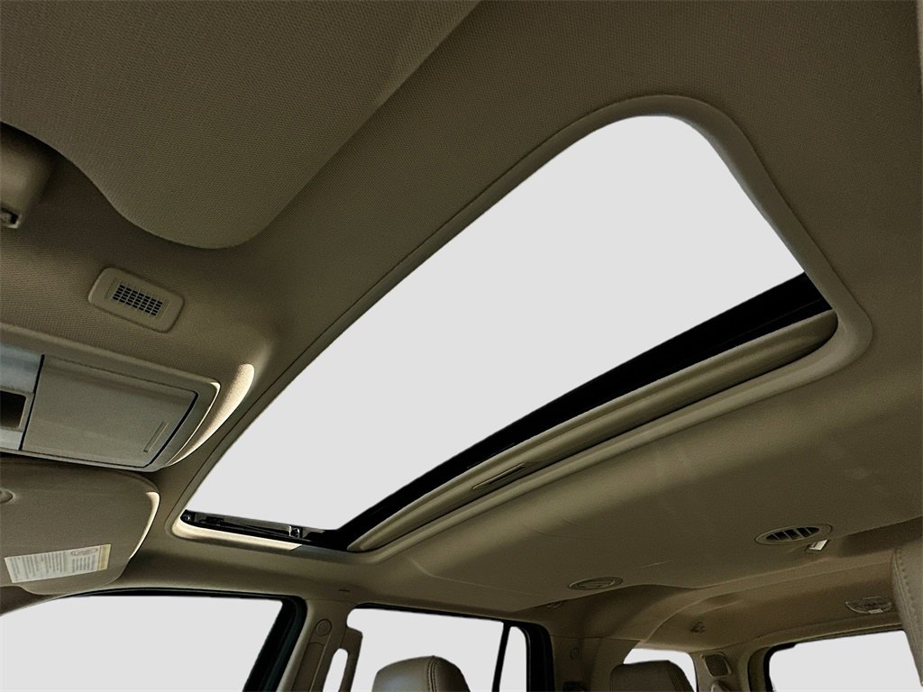 Used 2016 Lincoln Navigator Select image 23