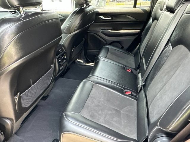 Used 2023 Jeep Grand Cherokee Altitude AWD/4WD image 15
