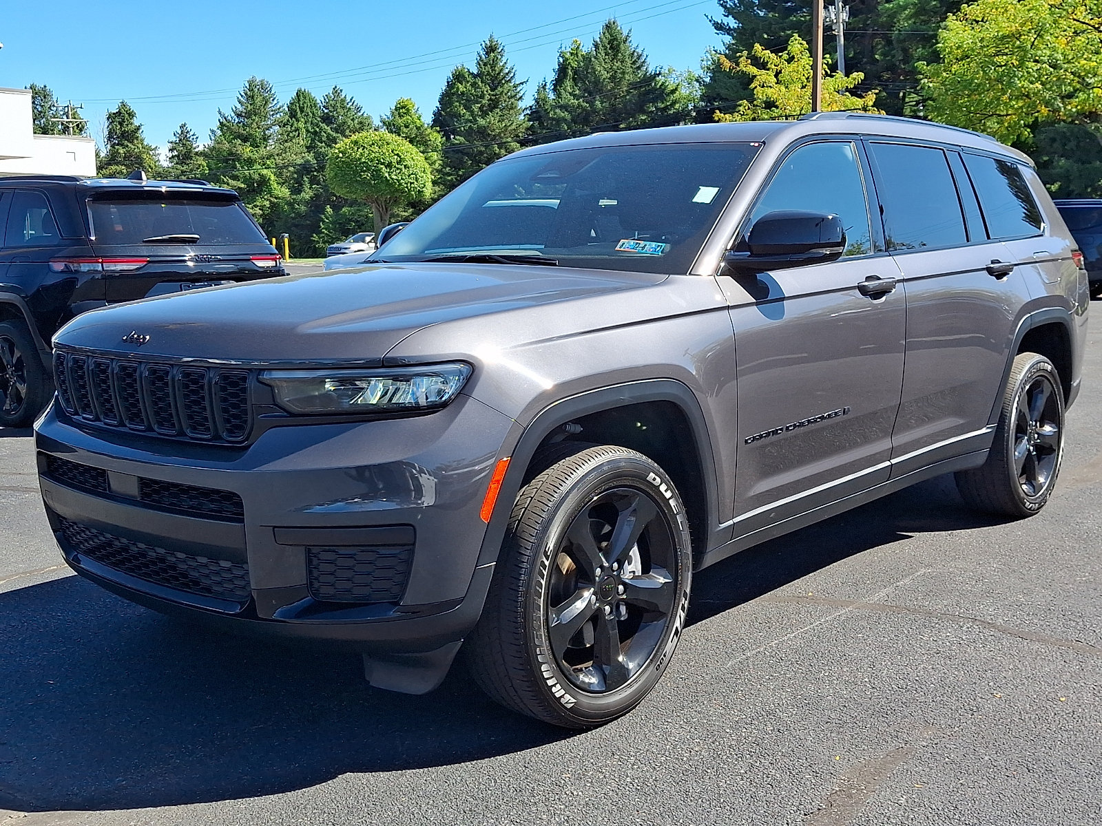 Used 2023 Jeep Grand Cherokee L Laredo