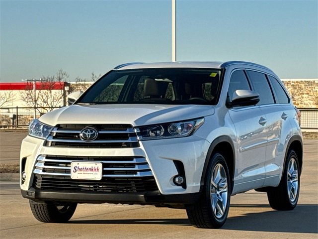 Used 2019 Toyota Highlander Limited image 3