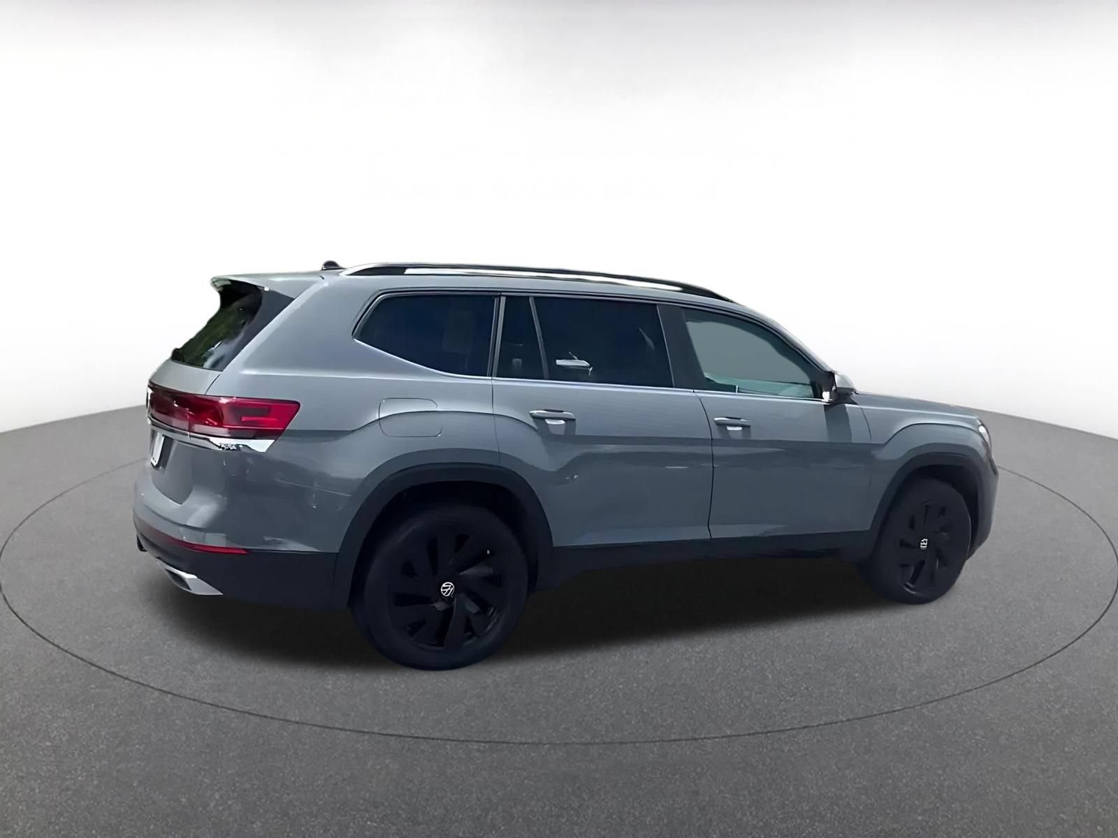 Used 2026 Volkswagen Atlas SE FWD image 14