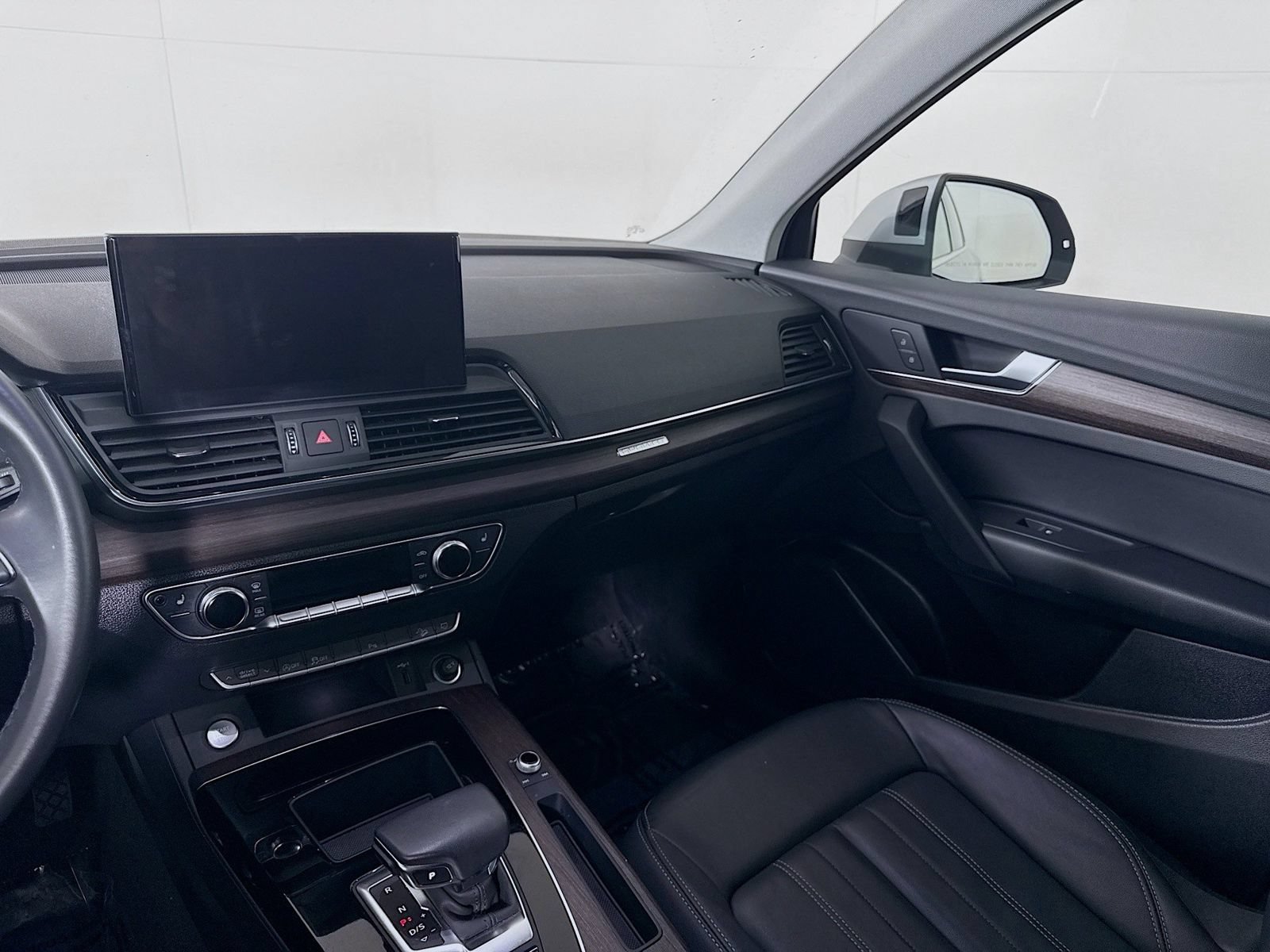 Certified 2023 Audi Q5 Premium Plus w/ Convenience Package AWD/4WD image 22