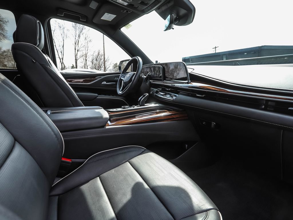 Used 2023 Cadillac Escalade Premium Luxury w/ LPO, Radiant Package AWD/4WD image 31