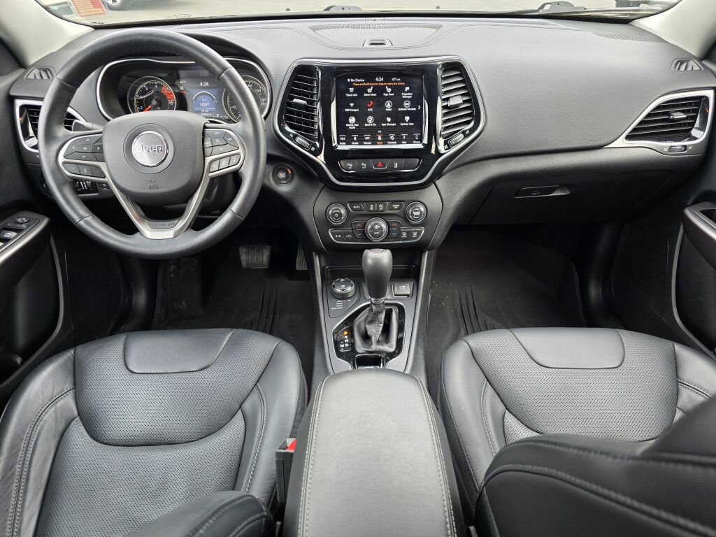 Used 2019 Jeep Cherokee Limited w/ Technology Group image 2