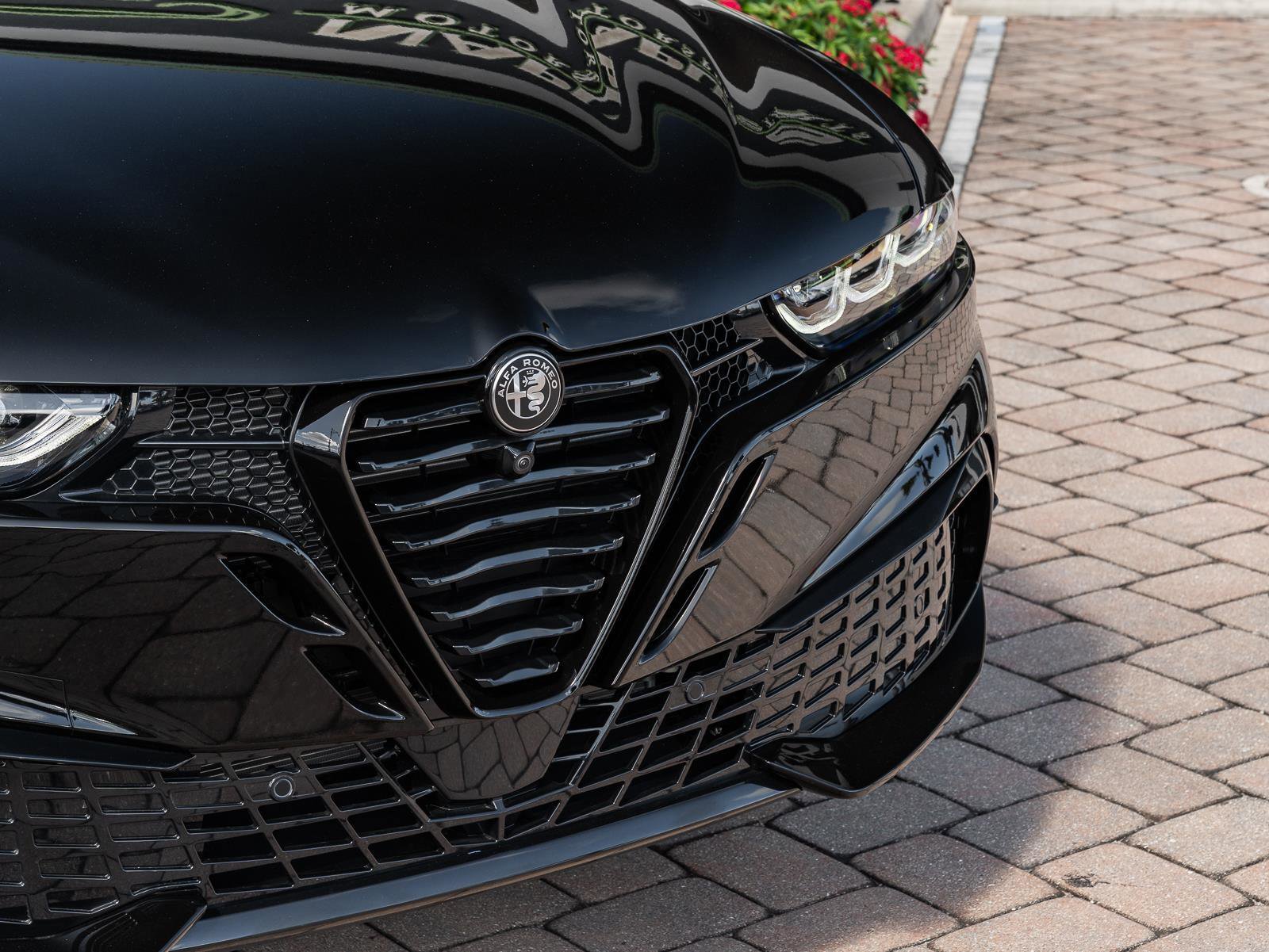 New 2026 Alfa Romeo Tonale Veloce w/ Quick Order Package 23H Volce image 13