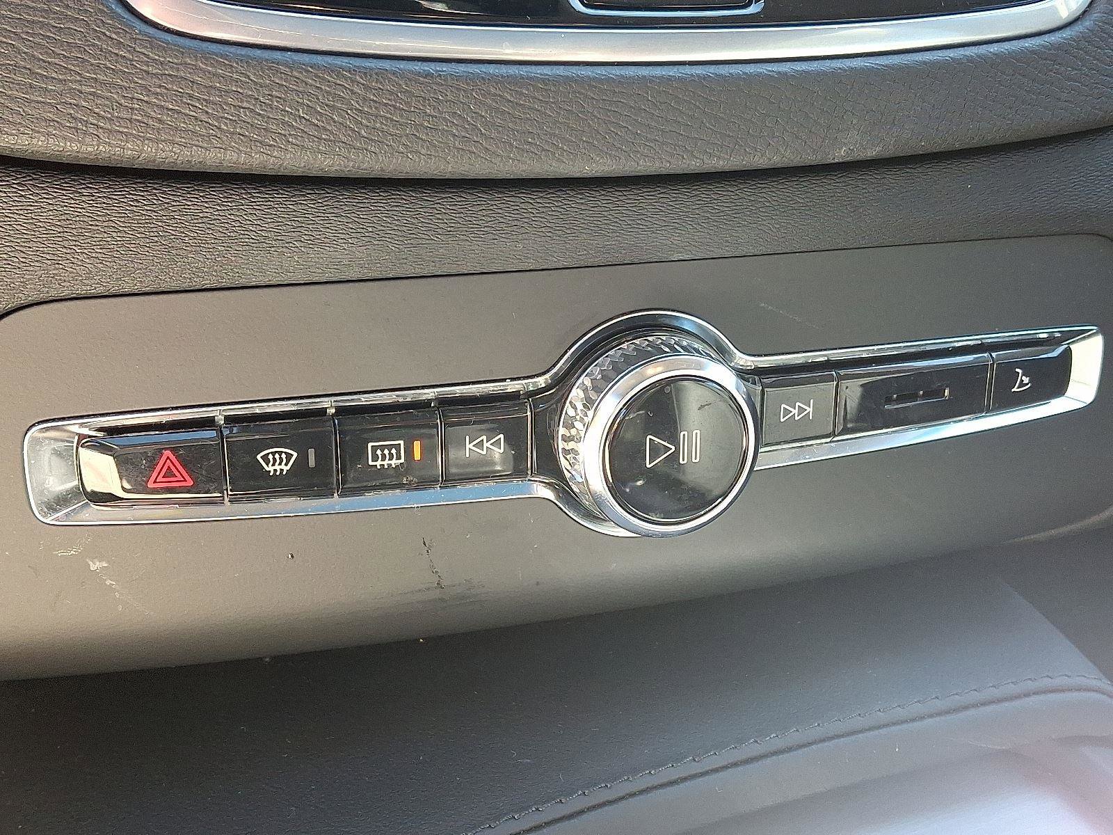 Certified 2024 Volvo XC90 B5 Core w/ Protection Package Premier image 16