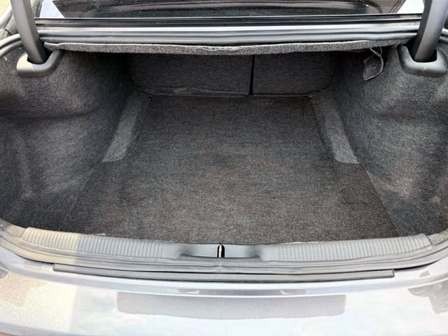 Used 2022 Dodge Charger SXT w/ Blacktop Package RWD image 11