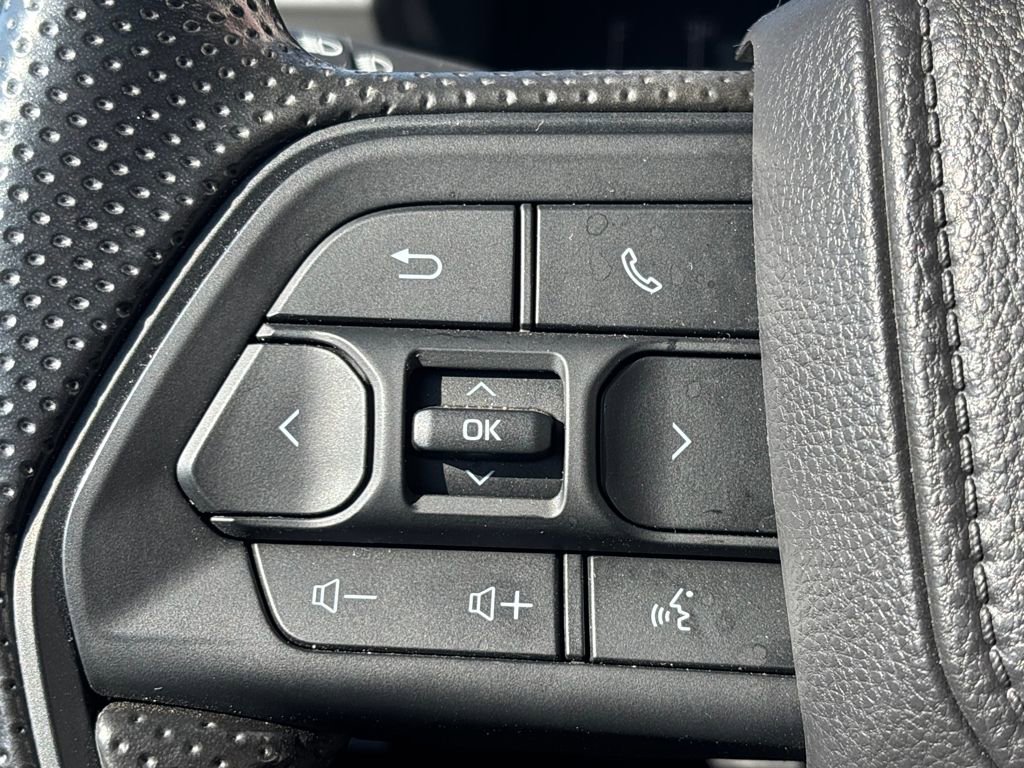 Used 2025 Toyota Tacoma SR image 19