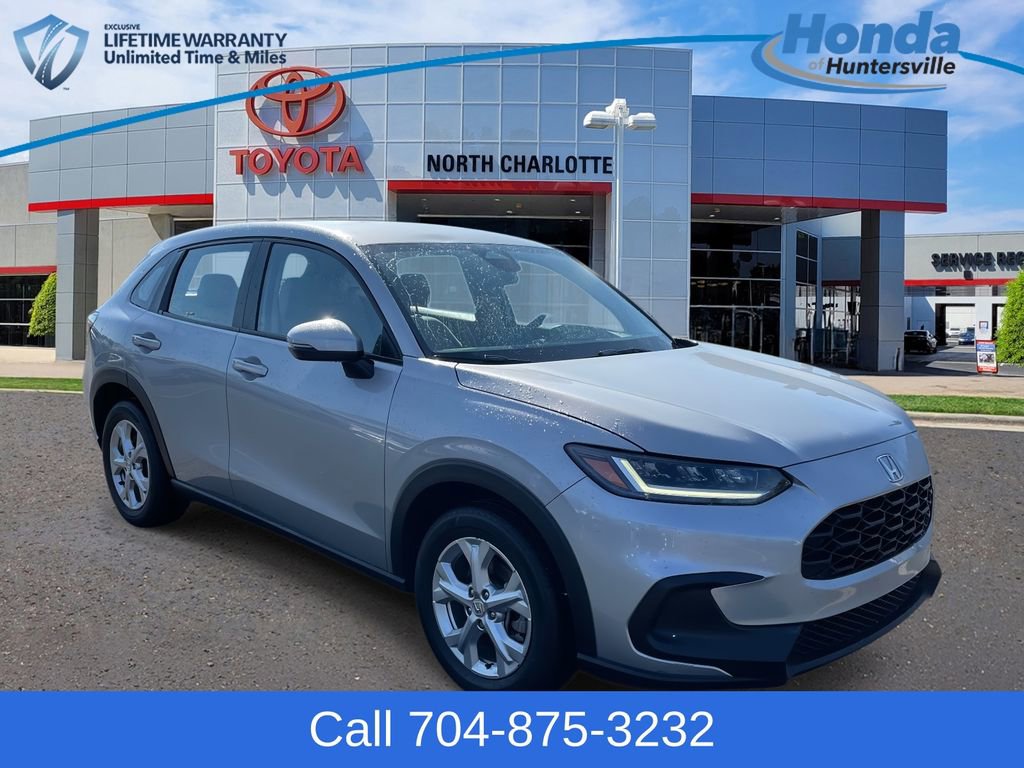 Used 2023 Honda HR-V LX image 2