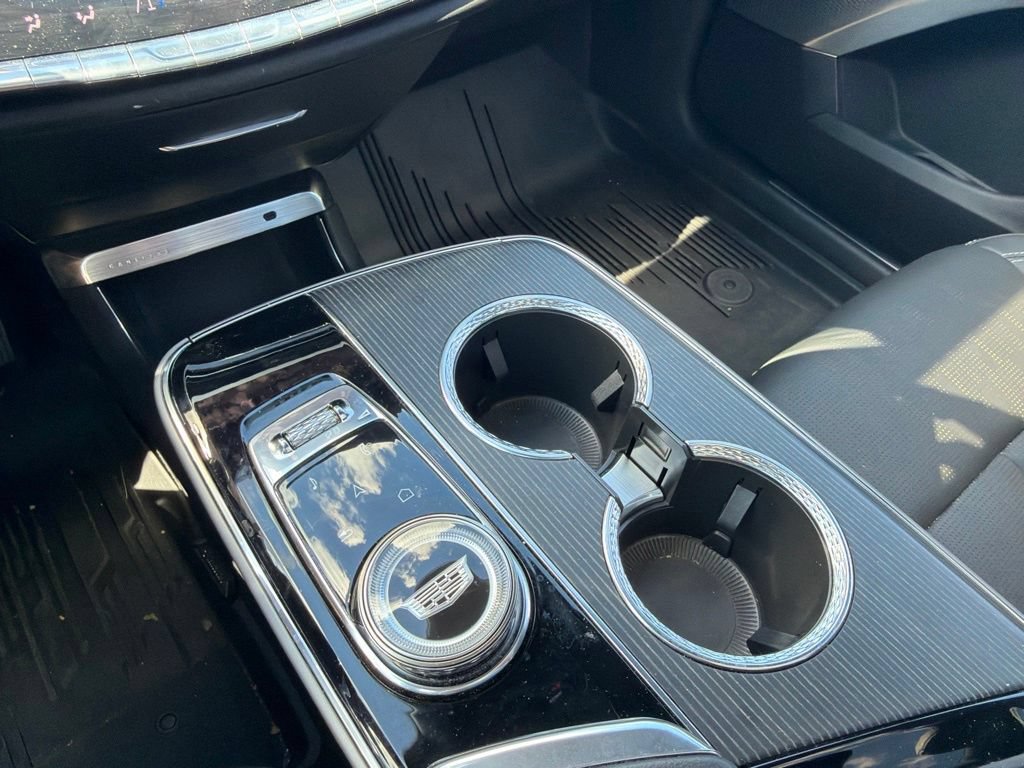 Certified 2024 Cadillac Lyriq Luxury AWD/4WD image 15
