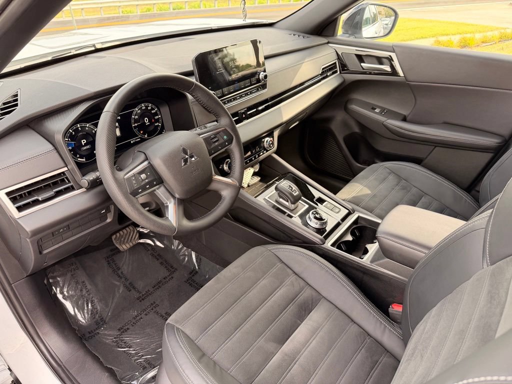 Used 2023 Mitsubishi Outlander Ralliart AWD/4WD image 27