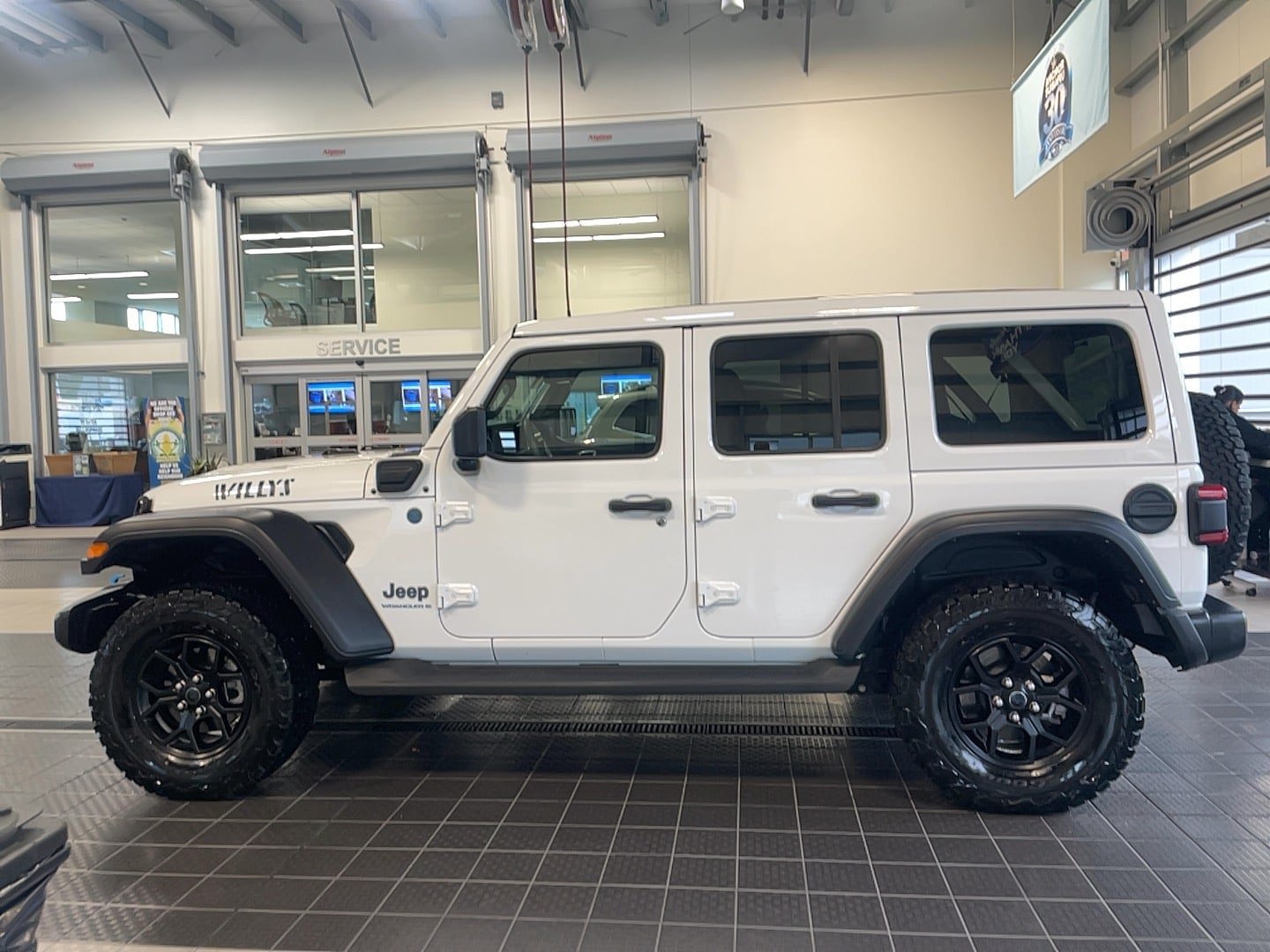 Used 2024 Jeep Wrangler Unlimited AWD/4WD image 4