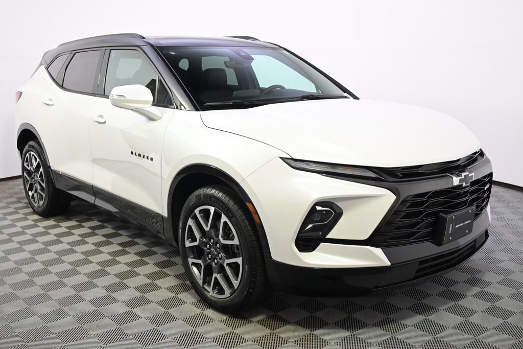 Used 2024 Chevrolet Blazer RS w/ Driver Confidence II Package AWD/4WD image 8