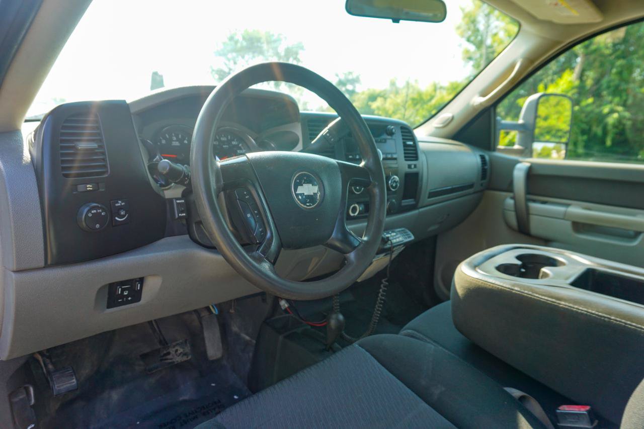 Used 2011 Chevrolet Silverado 2500 W/T w/ Snow Plow Prep Package AWD/4WD image 12