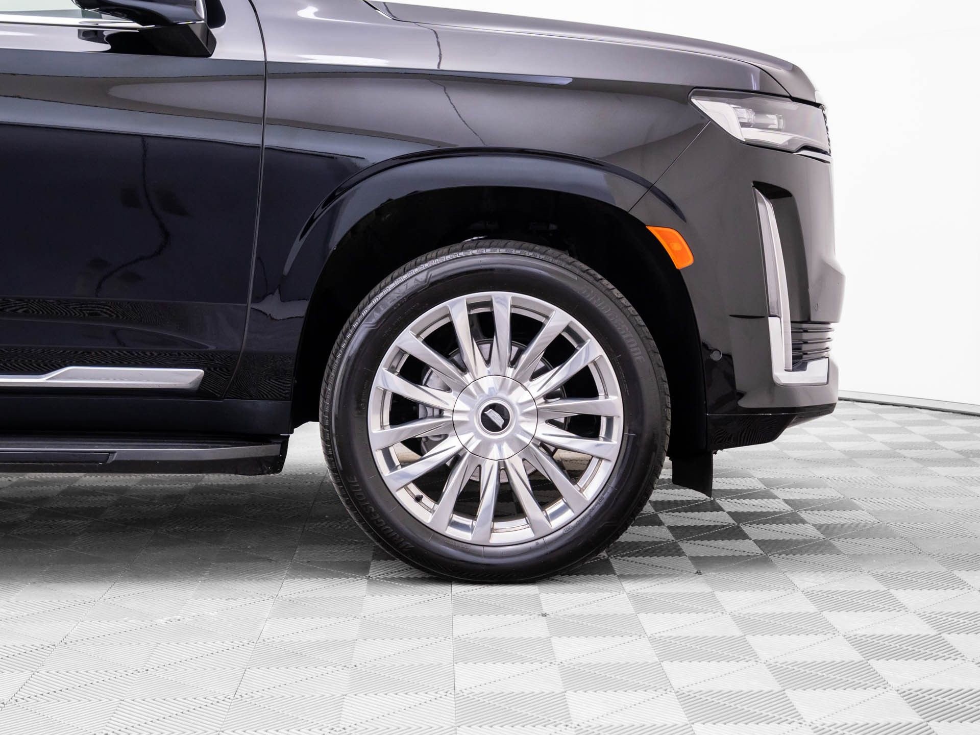 Certified 2023 Cadillac Escalade ESV Premium Luxury image 38