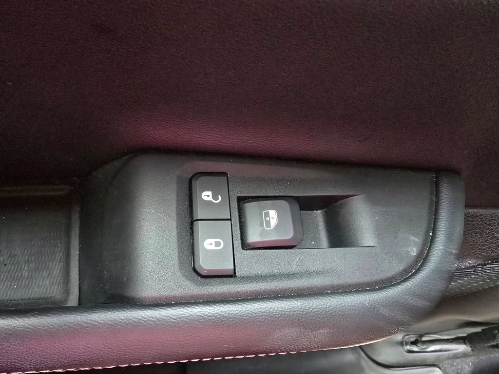 Used 2024 Jeep Grand Cherokee Altitude AWD/4WD image 20