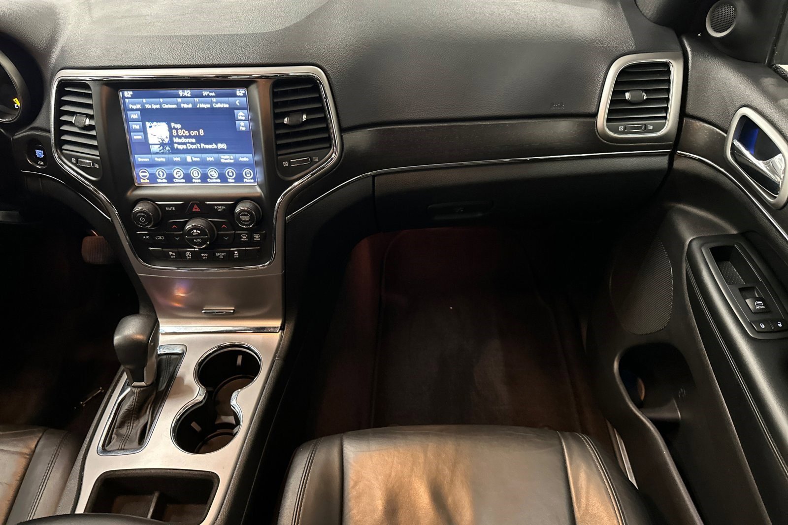 Used 2018 Jeep Grand Cherokee Limited image 28