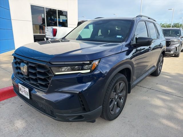 Used 2025 Honda Pilot Sport image 11