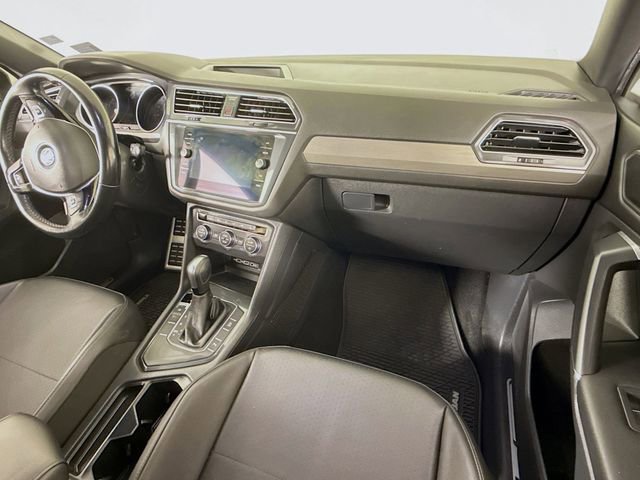 Used 2020 Volkswagen Tiguan SE R-Line FWD image 26
