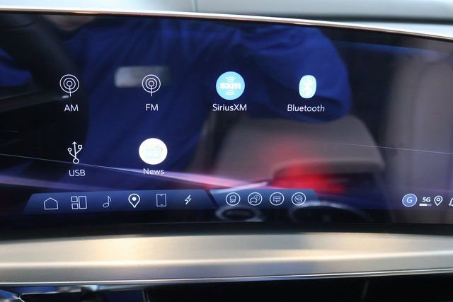 New 2026 Cadillac Lyriq V image 19