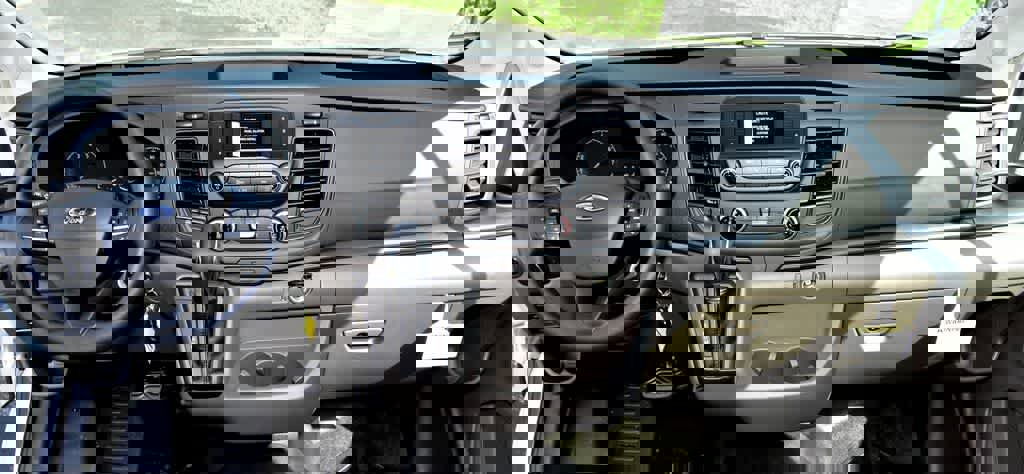 New 2025 Ford Transit 250 148 Medium Roof image 27