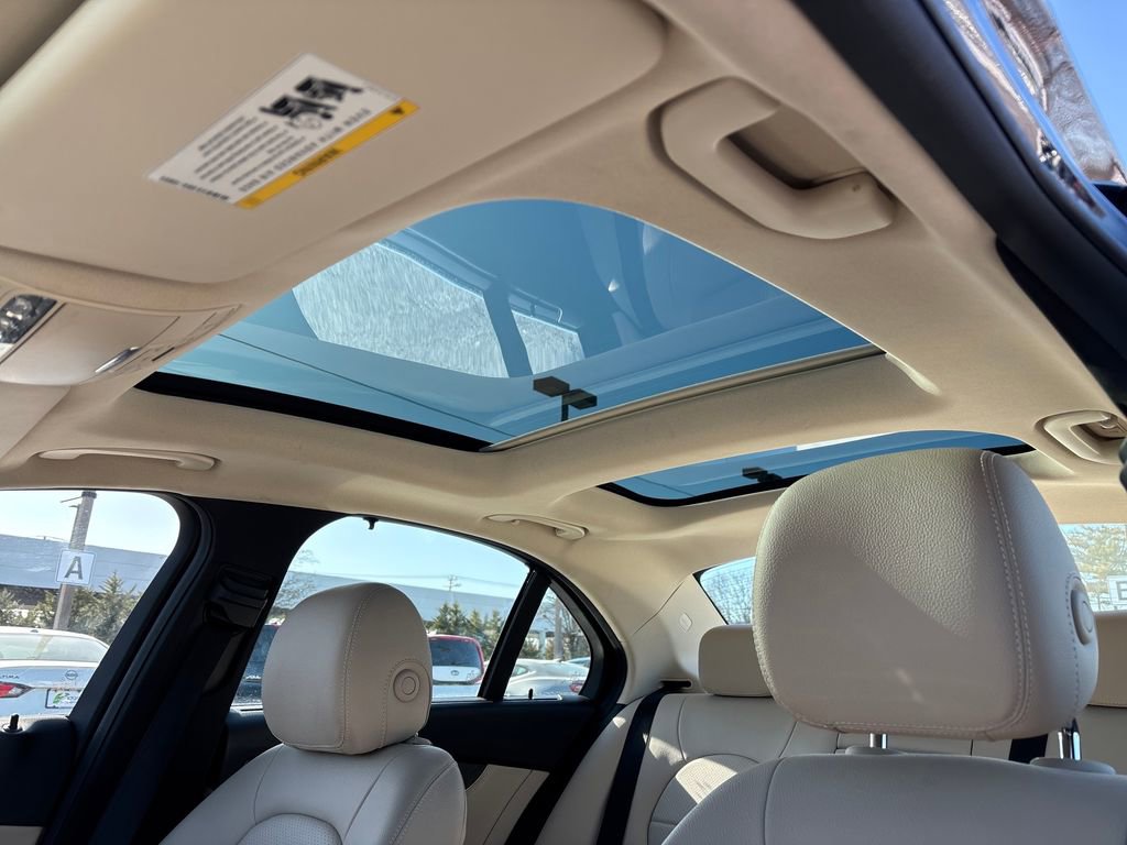 Used 2016 Mercedes-Benz C 300 4MATIC Sedan image 12