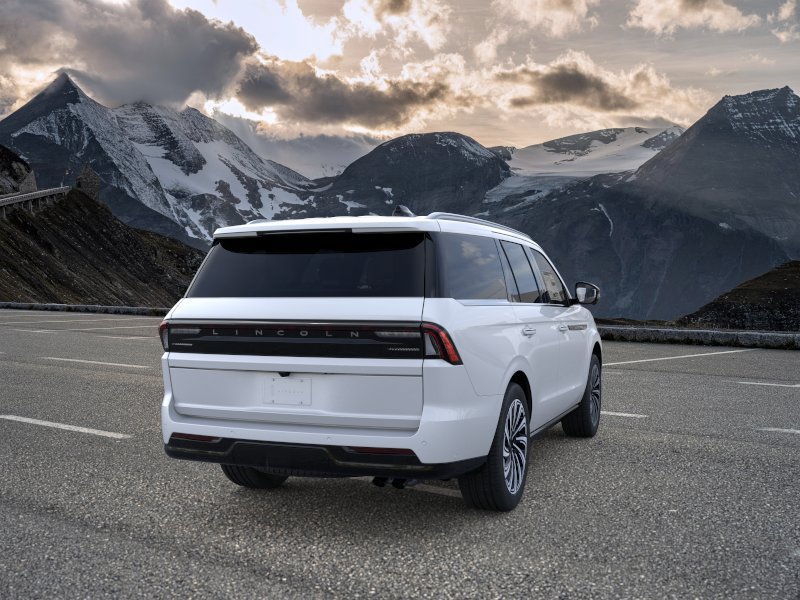 New 2026 Lincoln Navigator Black Label AWD/4WD image 8