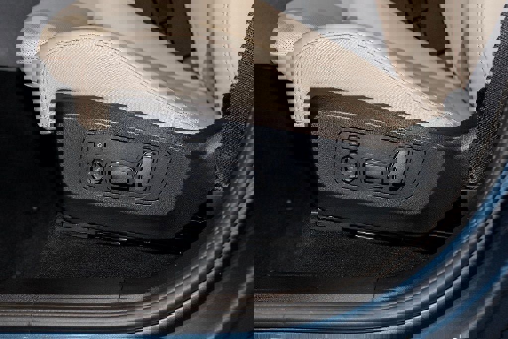 Used 2026 BMW X3 xDrive30 w/ Convenience Package AWD/4WD image 16