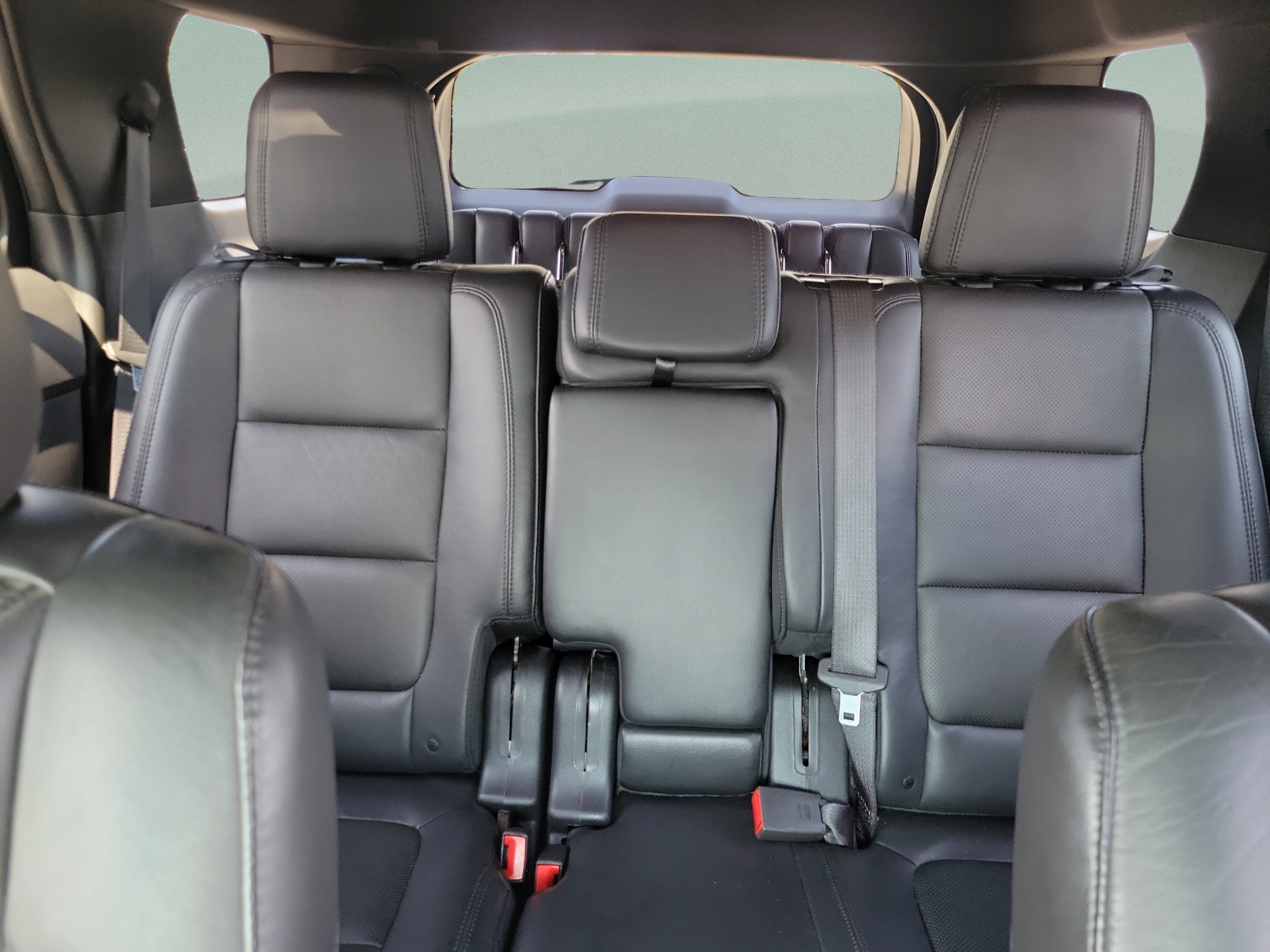 Used 2015 Ford Explorer Limited w/ Equipment Group 301A AWD/4WD image 9