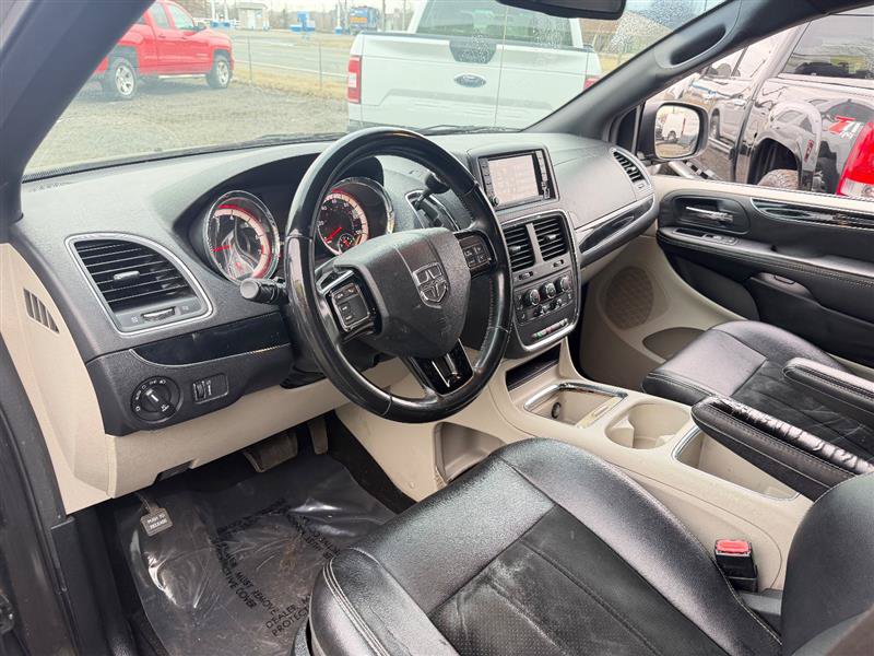 Used 2018 Dodge Grand Caravan SXT FWD image 13