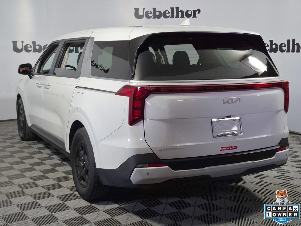 Used 2025 Kia Carnival FWD image 5