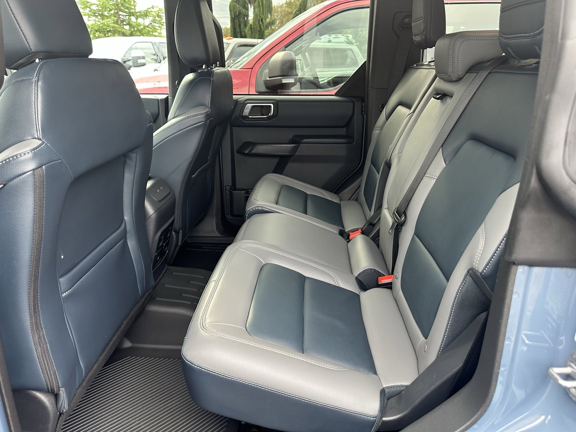 Used 2024 Ford Bronco Outer Banks image 7