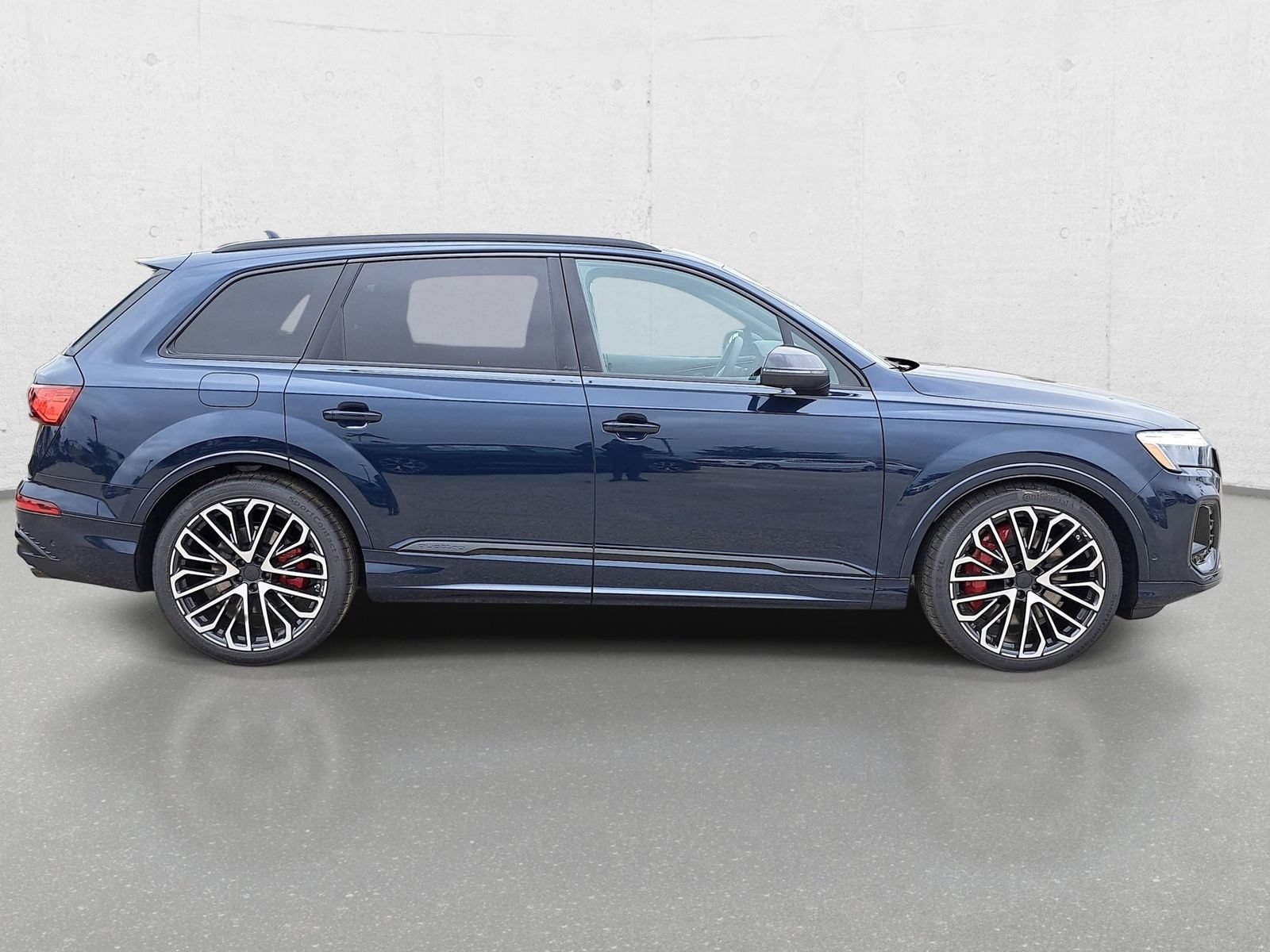 New 2026 Audi SQ7 Prestige AWD/4WD image 4