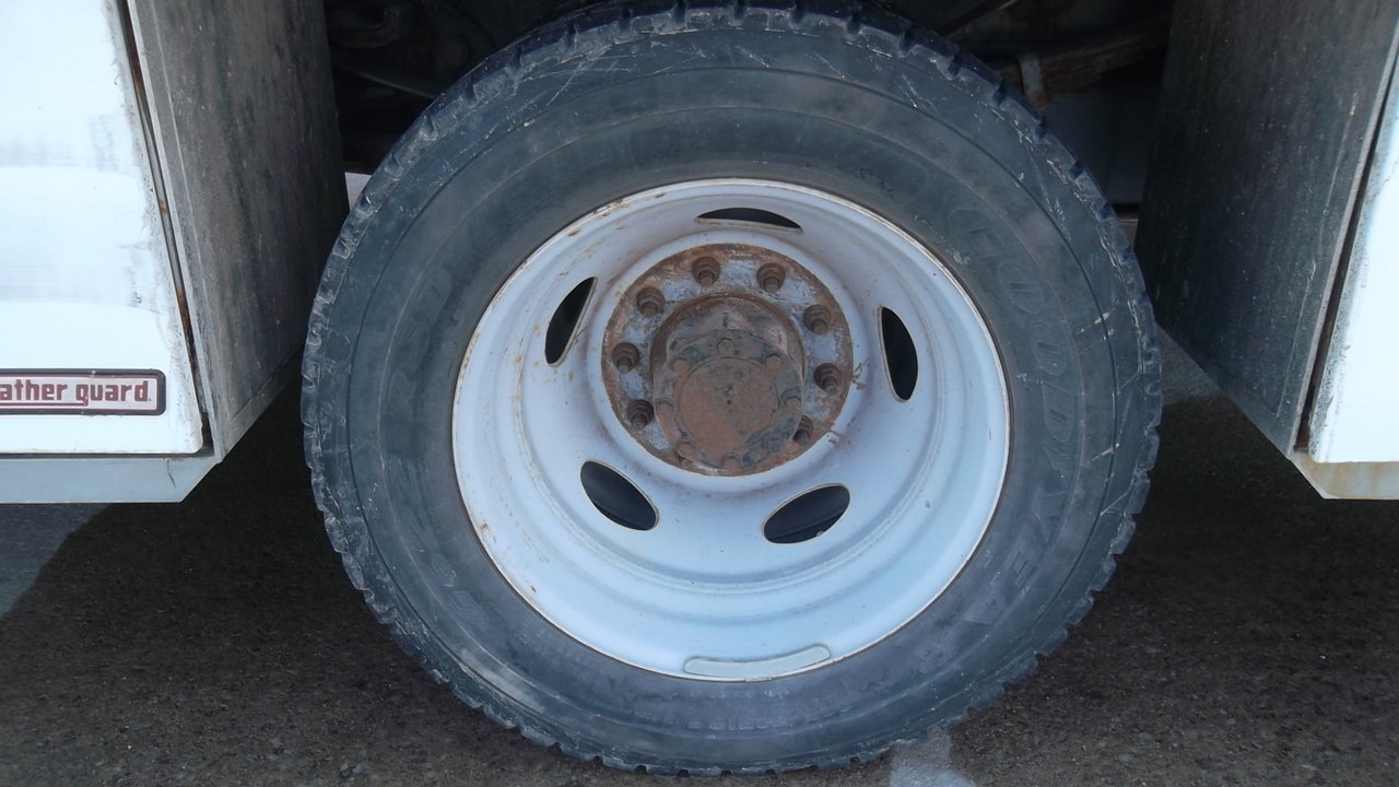 Used 2010 Ford F550 2WD Regular Cab Super Duty image 21