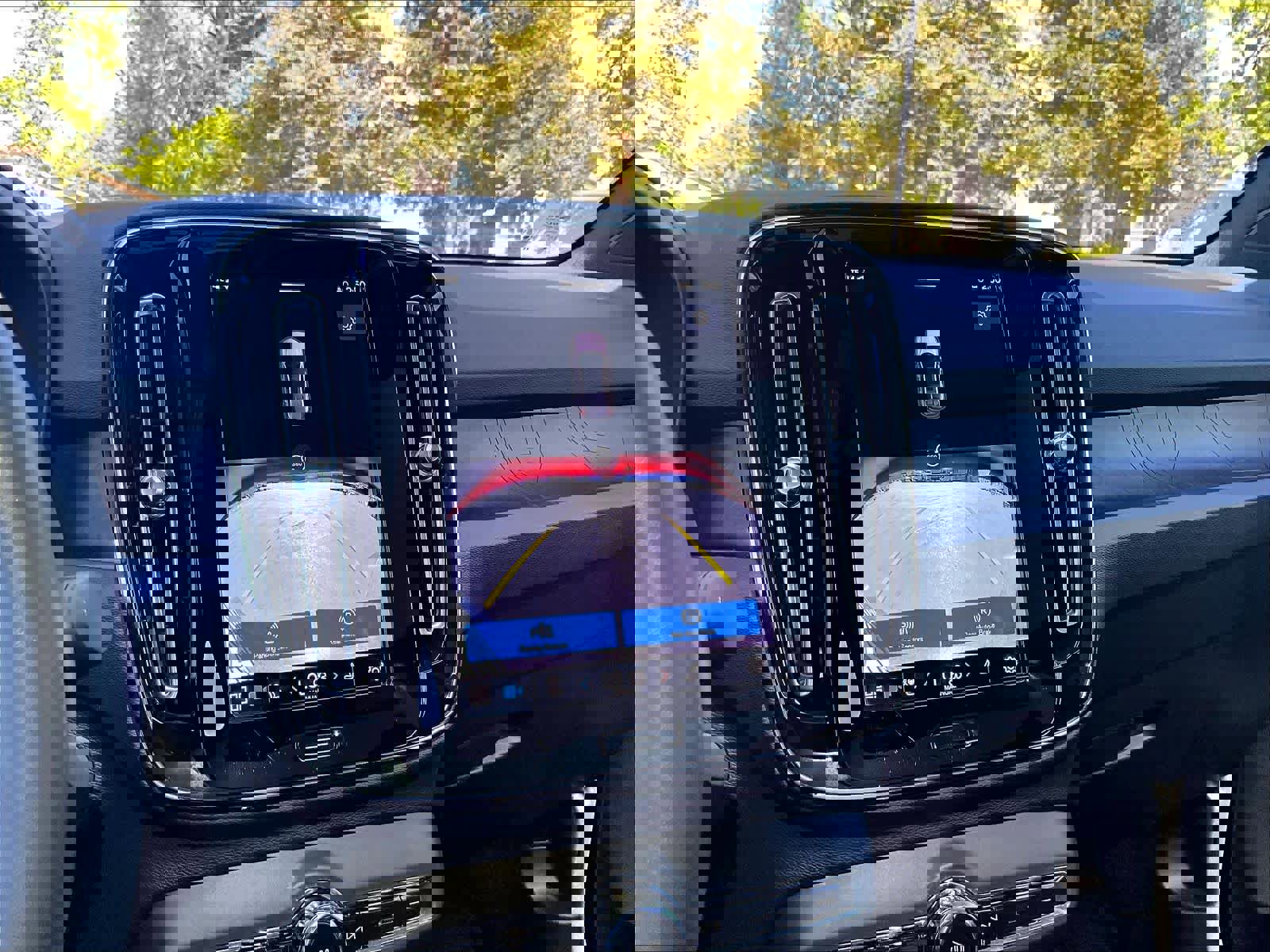 Used 2022 Volvo C40 P8 Recharge Ultimate image 24