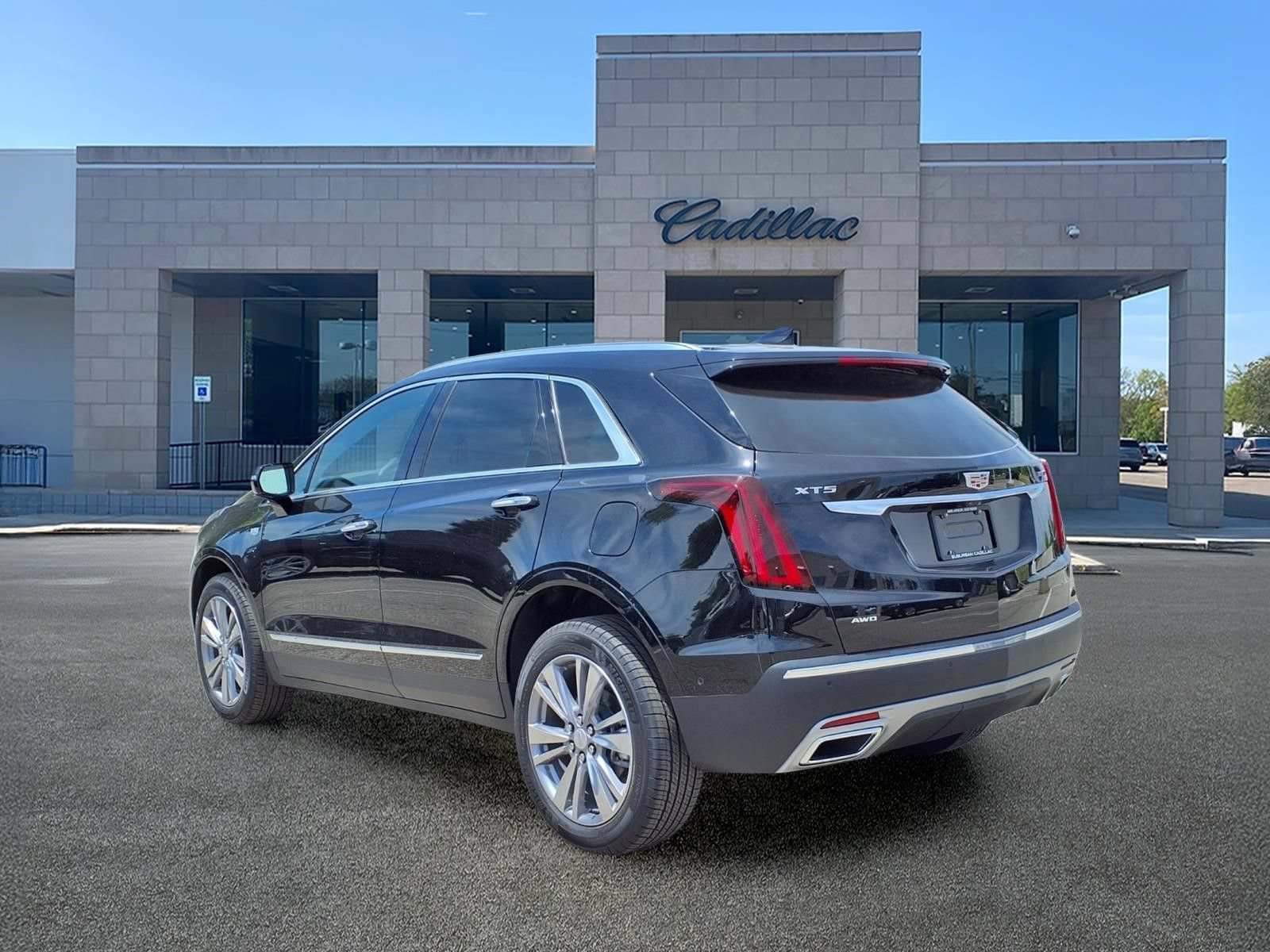 New 2026 Cadillac XT5 Premium Luxury w/ LPO, Floor Liner Package AWD/4WD image 6