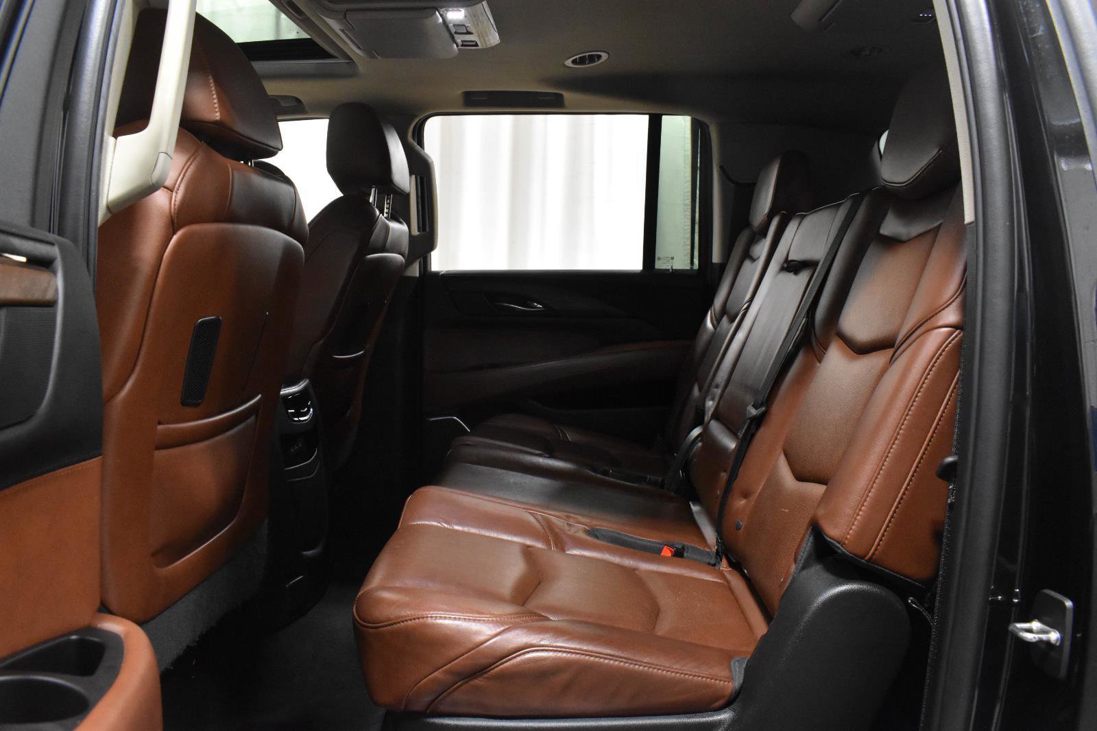 Used 2019 Cadillac Escalade ESV Premium Luxury AWD/4WD image 7