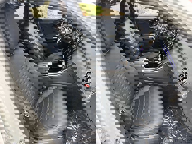 Used 2025 Mercedes-Benz GLC 300 4MATIC image 6