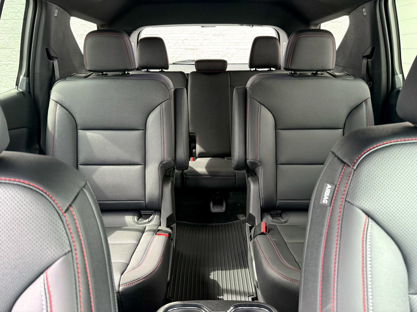 New 2026 Chevrolet Traverse Z71 w/ Enhanced Driving Package AWD/4WD image 12