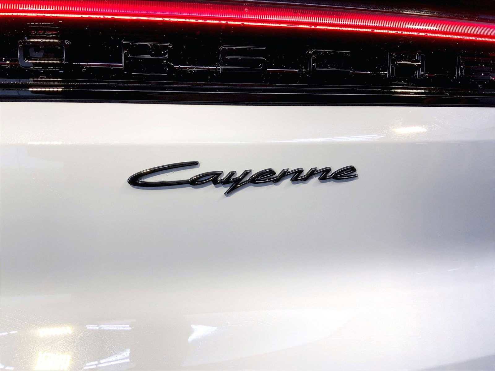 New 2026 Porsche Cayenne image 19