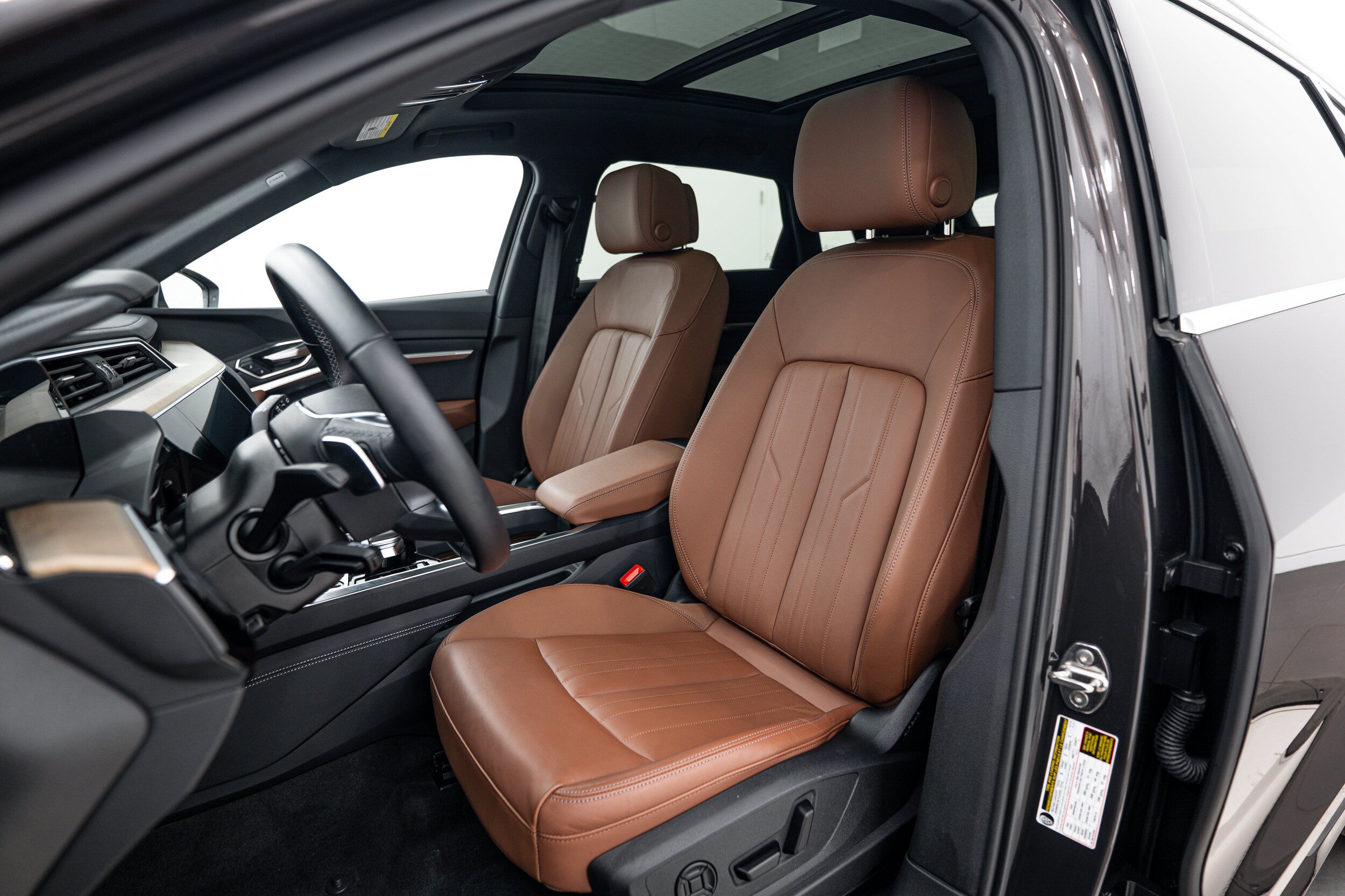 Certified 2024 Audi Q8 e-tron Premium AWD/4WD image 15