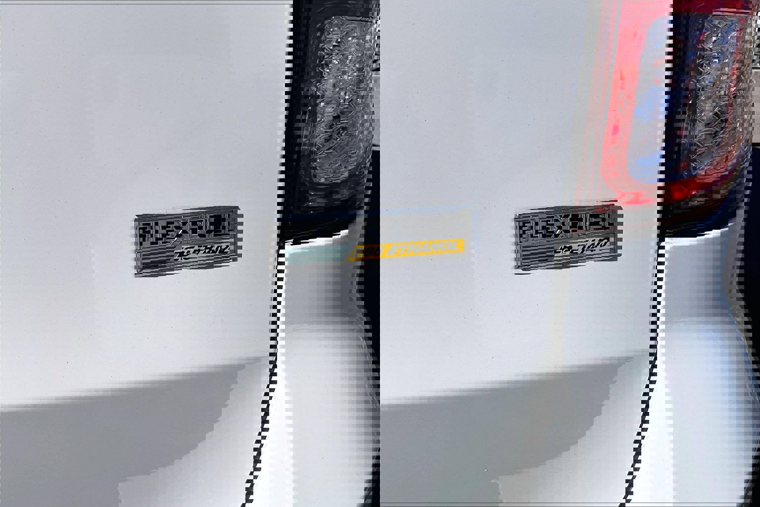 Used 2018 Dodge Grand Caravan SE w/ UConnect Hands-Free Group image 29