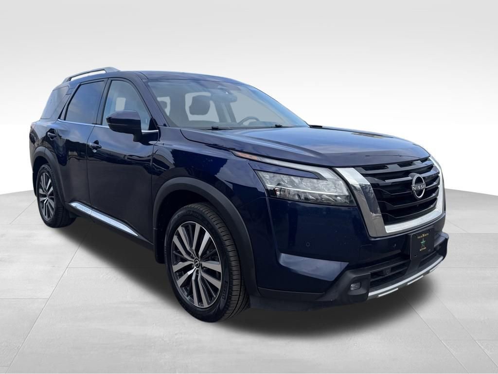 Used 2022 Nissan Pathfinder Platinum image 5