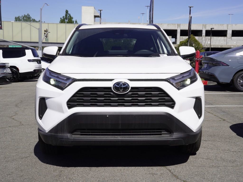 Used 2025 Toyota RAV4 XLE image 6