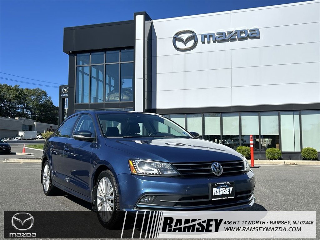 Used 2016 Volkswagen Jetta SEL w/ Lighting Package