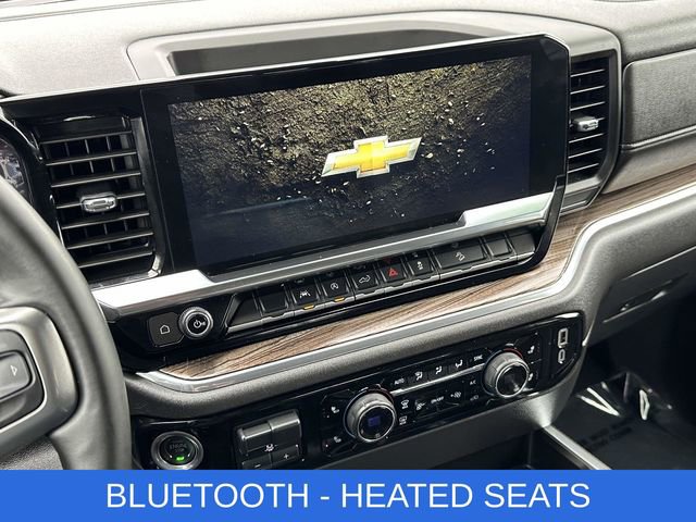 Used 2024 Chevrolet Silverado 1500 LT Trail Boss w/ Convenience Package II AWD/4WD image 3