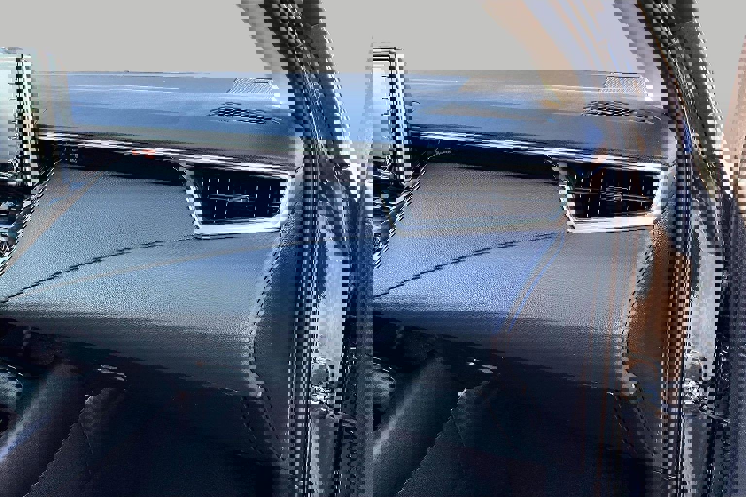 Used 2021 Toyota Corolla LE image 15