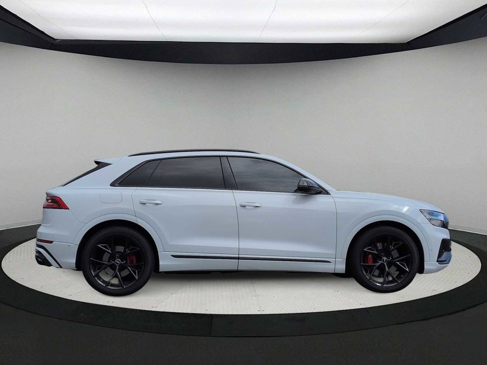 Used 2023 Audi SQ8 Premium Plus w/ Carbon Optic Package AWD/4WD image 9