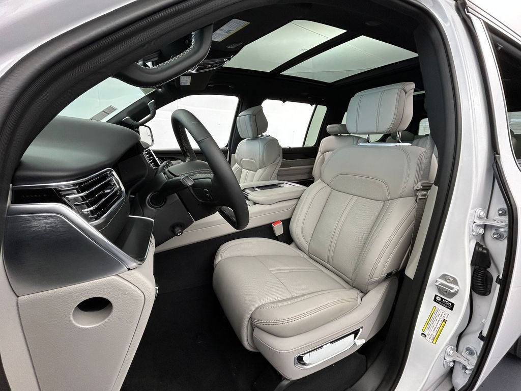 New 2026 Jeep Grand Wagoneer Summit image 10