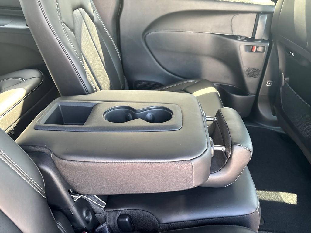 New 2027 Chrysler Pacifica Select FWD image 21
